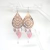 Boucles d'oreilles gouttes rose gold estampes fleuries feuilles perle argenté teintes de rose or rose acier inoxydable acier chirurgical bijou en édition très limitée par Odacassie les créations de Cassandre bijoux et accessoires faits main bijoux poétiques bohèmes romantiques