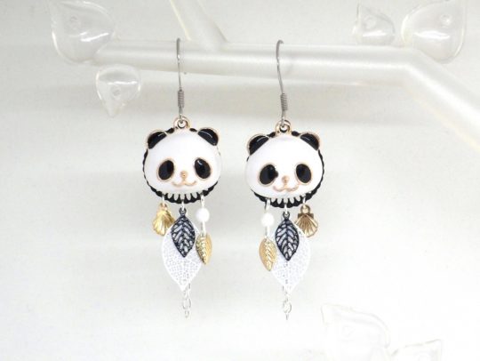 Boucles d'oreilles pandas doré blanc noir argenté feuilles coquillages perles par Odacassie les créations de Cassandre bijoux et accessoires faits main