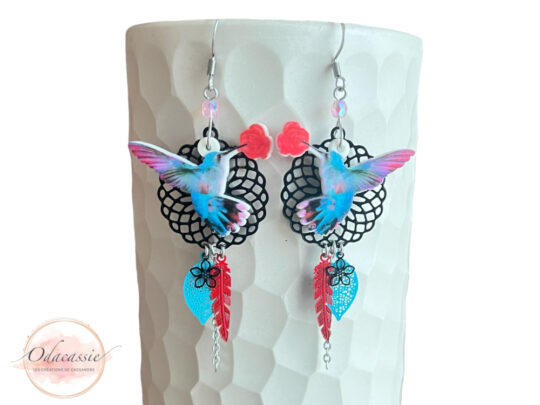 Boucles colibris dreamcatcher noir rouge bleu blanc attrape-rêves perles estampes par Odacassie