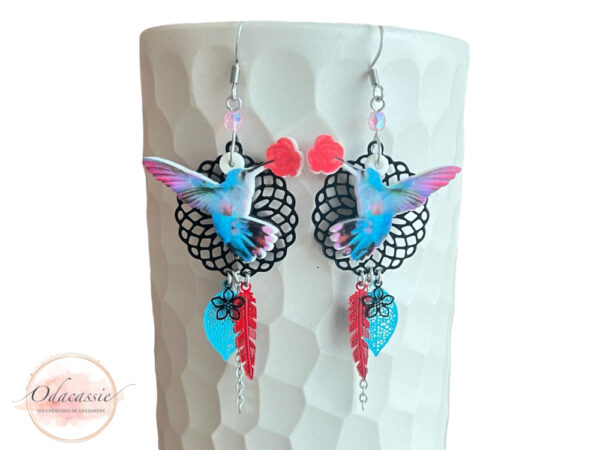 Boucles colibris dreamcatcher noir rouge bleu blanc attrape-rêves perles estampes par Odacassie