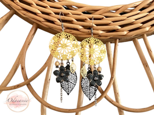 Boucles d'oreilles dorées fleurs esprit attrape-rêves feuilles perles laiton acier inoxydable par Odacassie