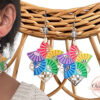 Boucles d'oreilles rainbow fleurs éventails losanges perles par Odacassie