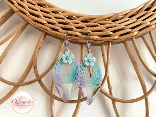 Boucles d'oreilles pastel pendentifs fleurs estampes gouttes laiton acier inoxydable perles par Odacassie